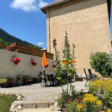 Bed & Breakfast L'ancienne Ecole Du Villard Saint-Pierre-dʼEntremont